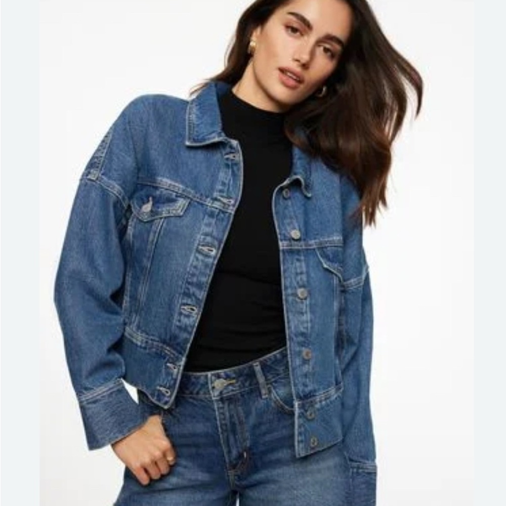 DYNAMITE Oversized Denim Jacket
Size: XS
Colour: Indigo/Medium Dark ( NEW)